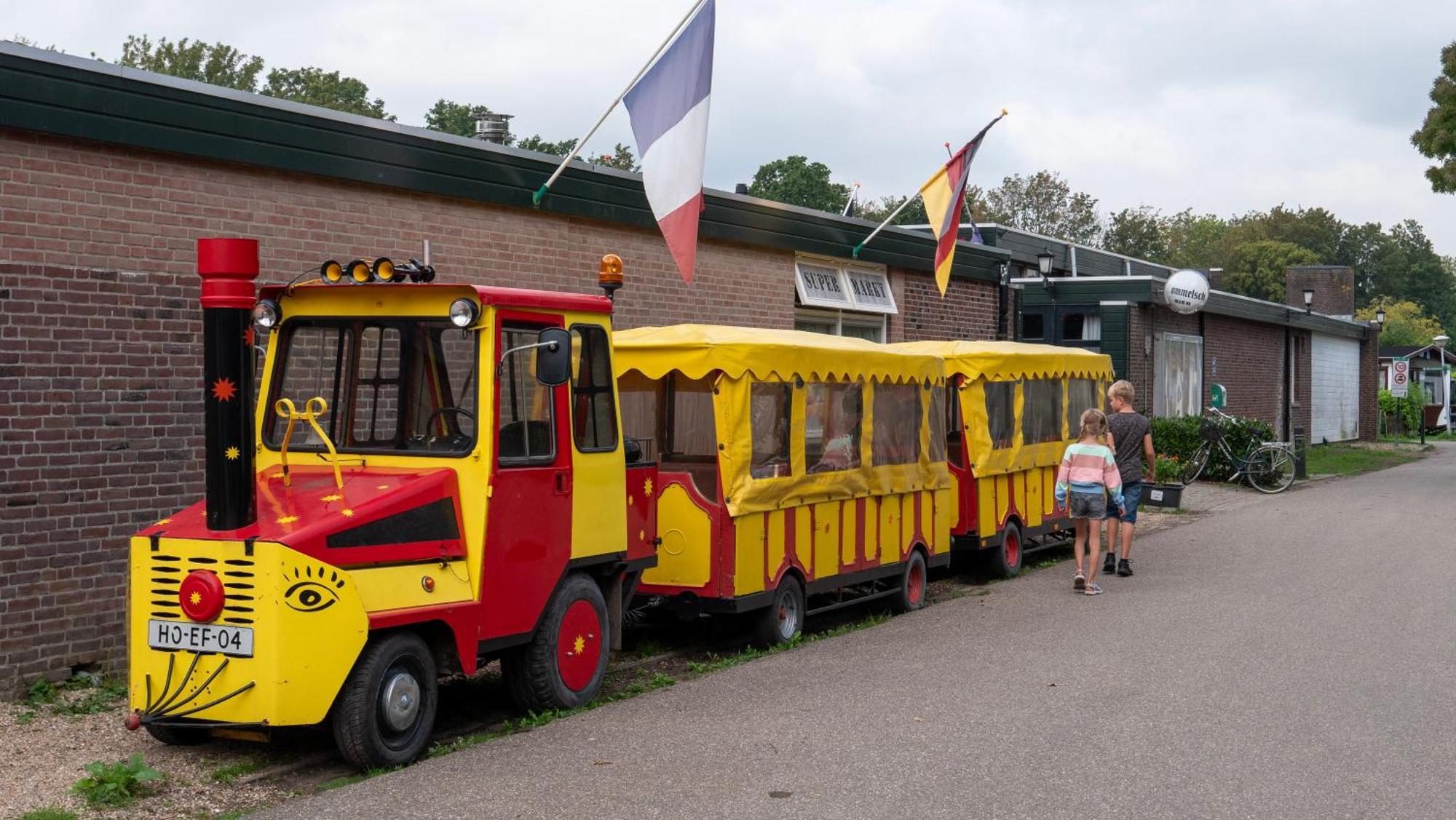 Camping De Krabbeplaat Brielle Exterior photo